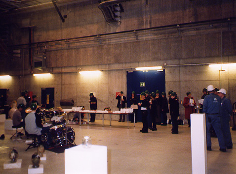 KRAFT - Silkaden Pskeudstilling 1999.  Silkeborg Kraftvarmevrk.- Tryk for at g videre.  Foto: Leif Drby