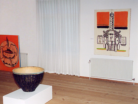 Silkaden 10 rs Jubilumsudstilling - KunstCentret Silkeborg Bad 2000 - Tryk for at g videre.  Foto: Leif Drby